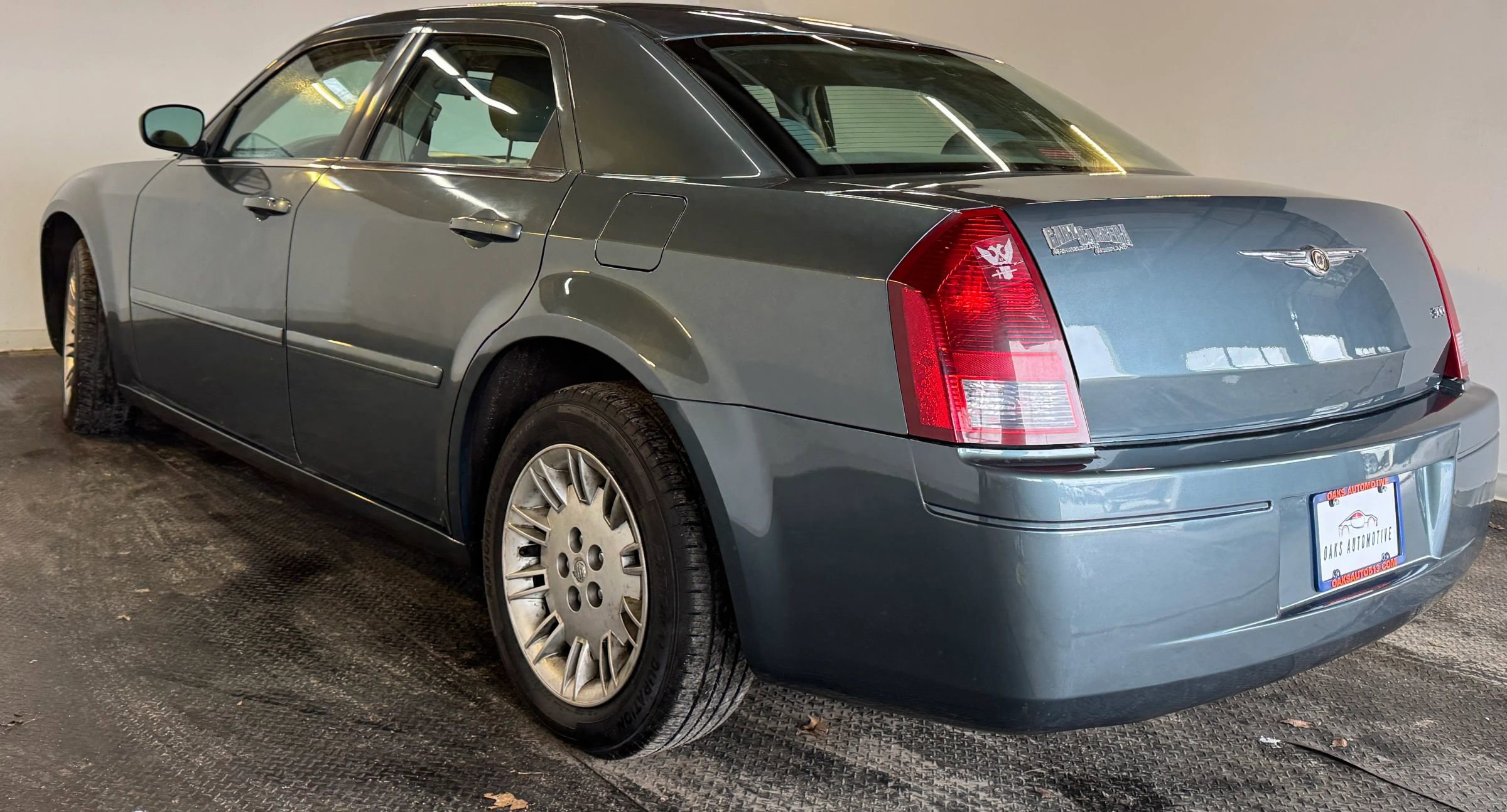 Used 2005 Chrysler 300 RWD image 7