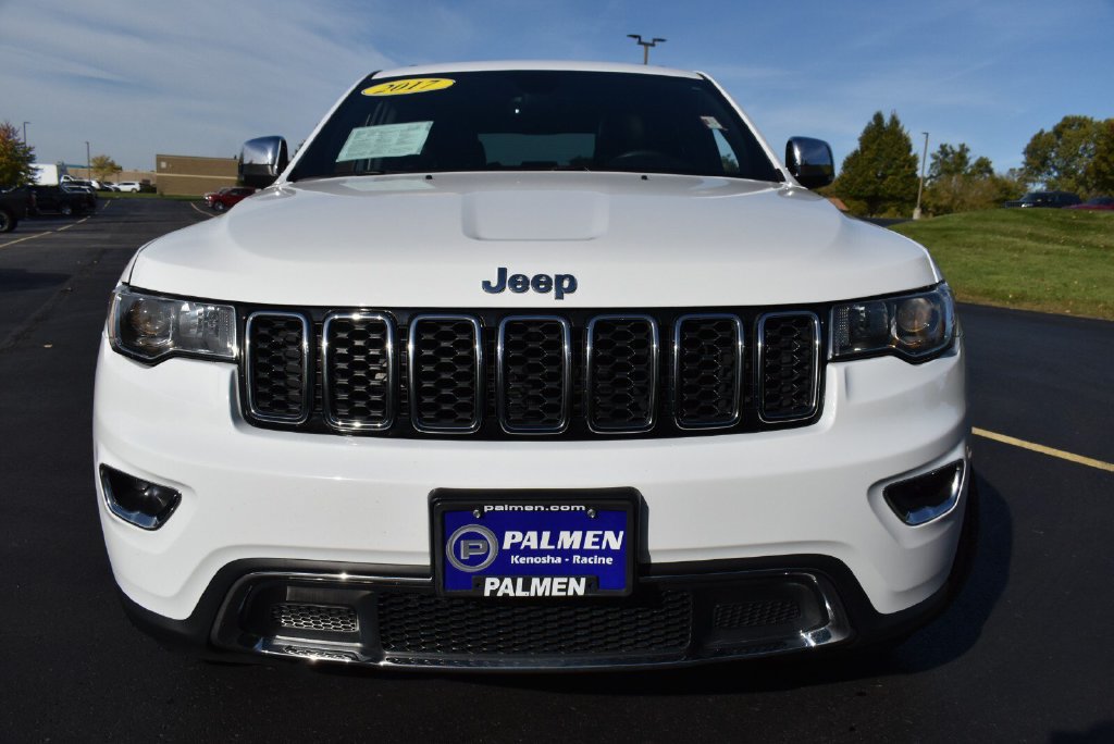 Used 2017 Jeep Grand Cherokee Limited w/ Trailer Tow Group IV AWD/4WD image 3