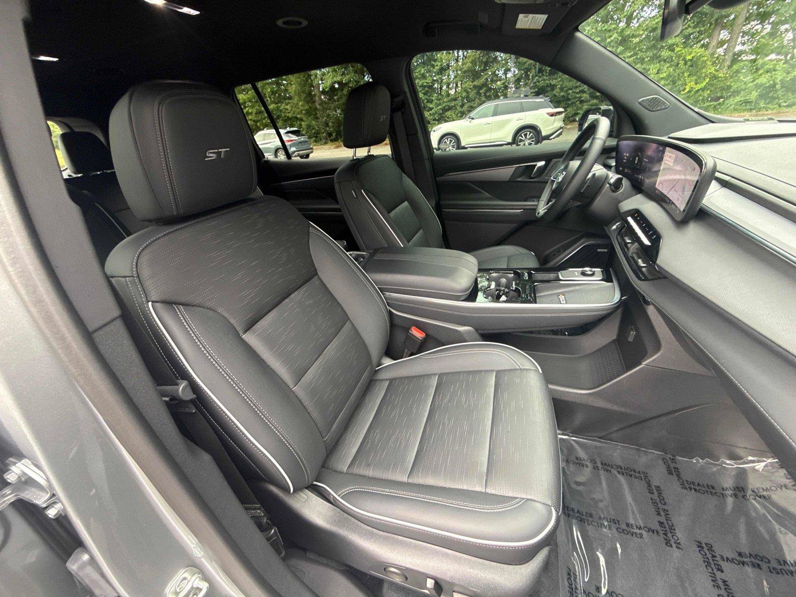 Used 2025 Buick Enclave Sport Touring FWD image 27