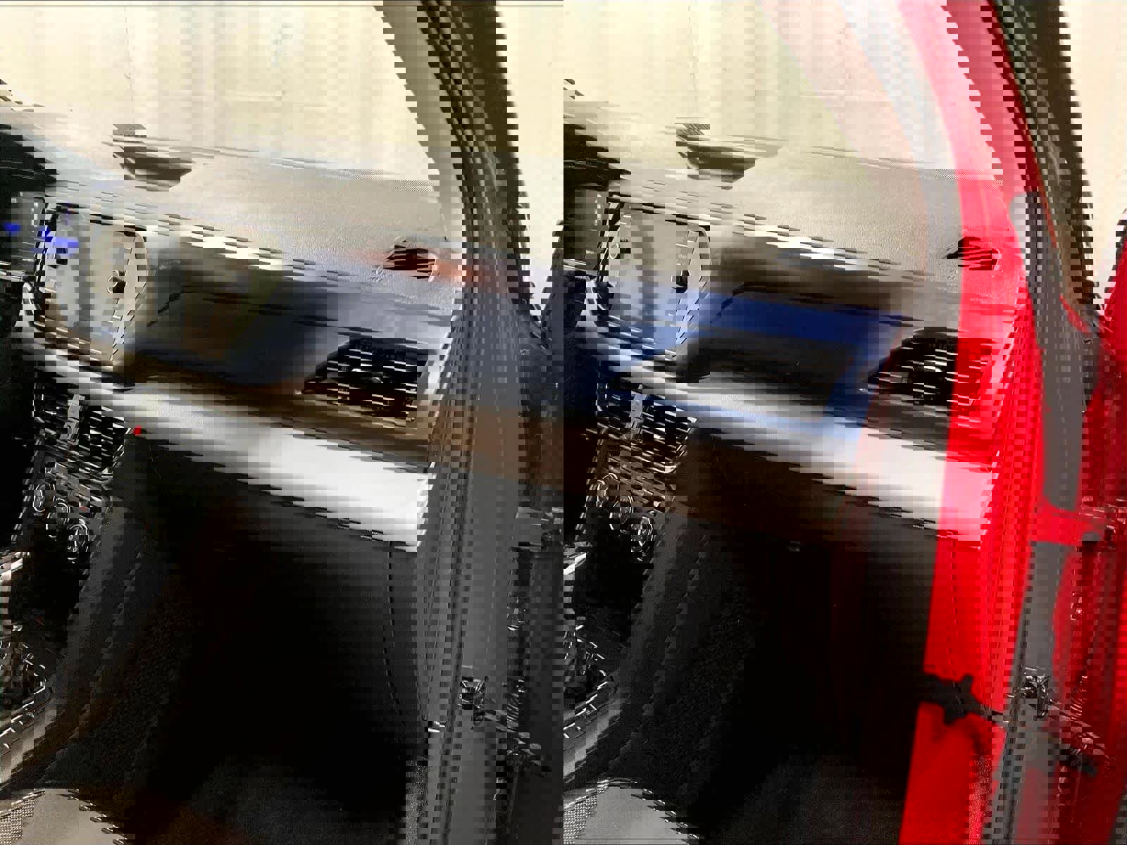 Certified 2022 Volkswagen Taos SE image 13