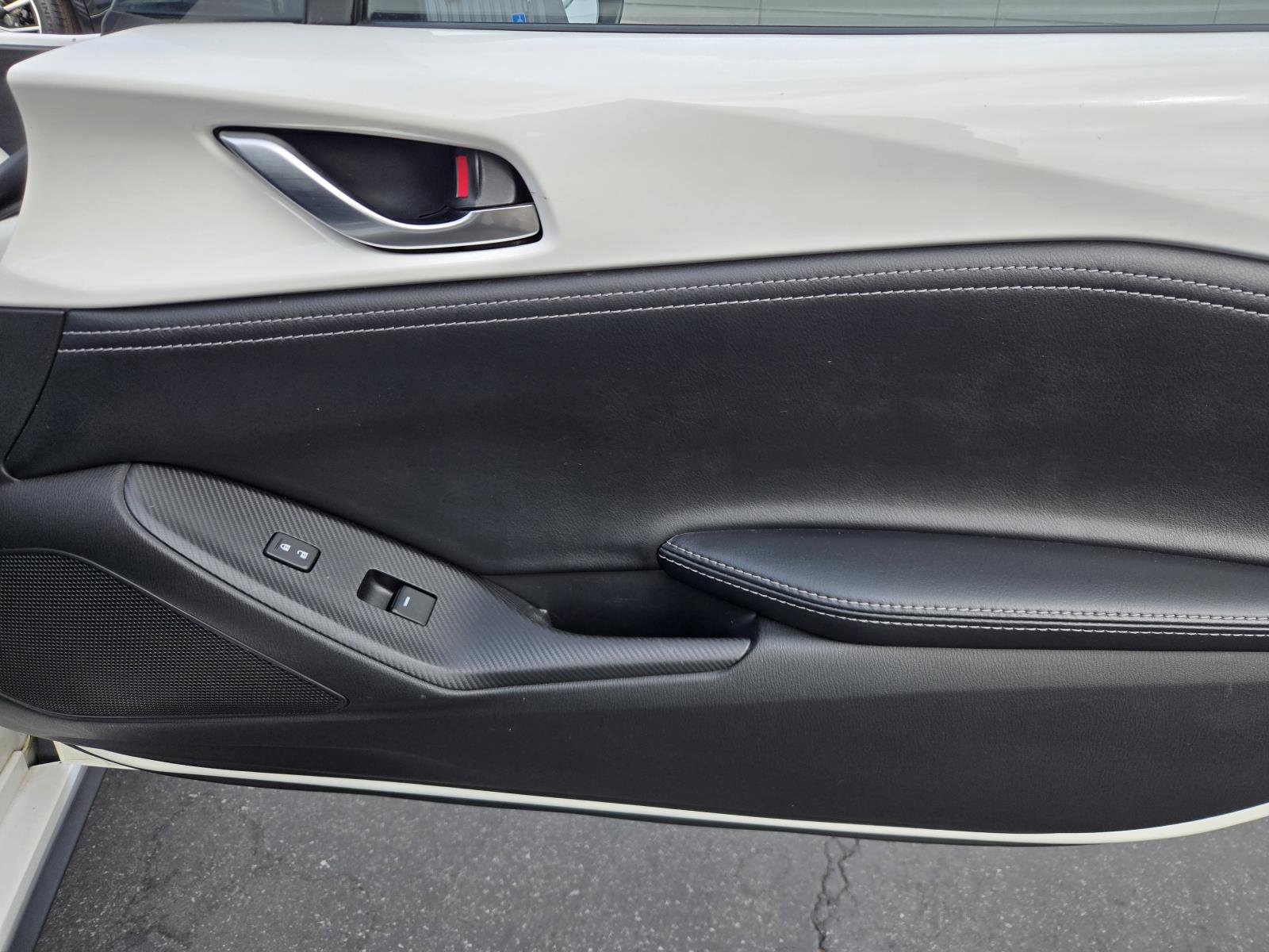 Used 2020 MAZDA MX-5 Miata RF Club RWD image 28