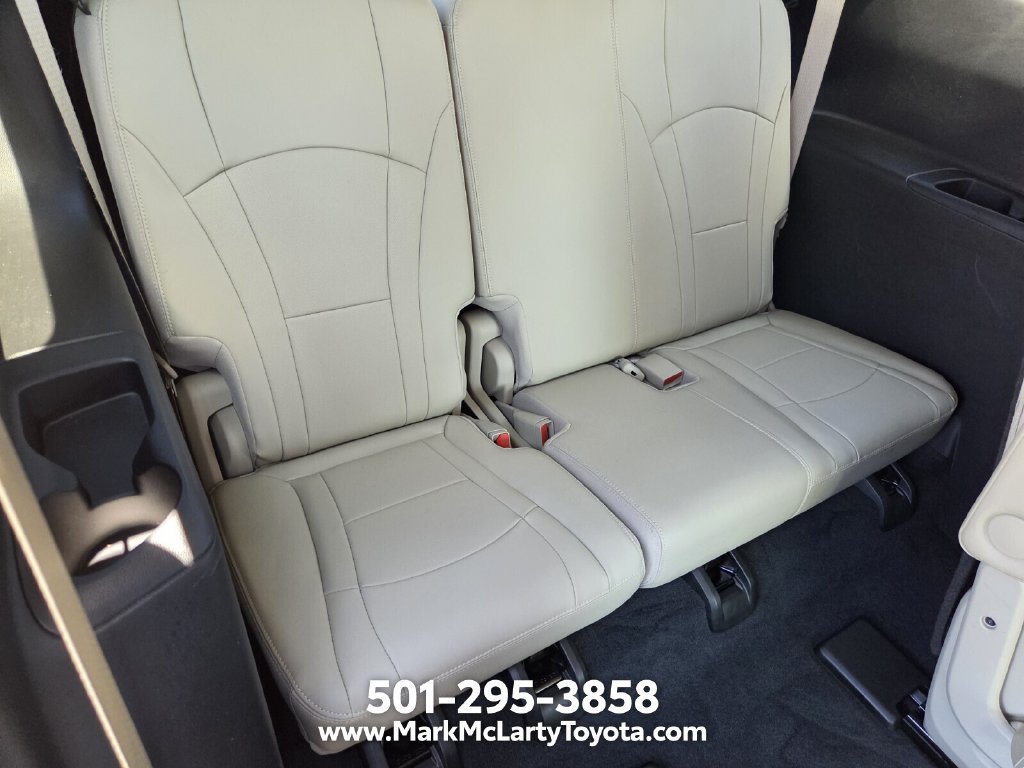 Used 2021 Buick Enclave Essence w/ Sound and Sites Package FWD image 14