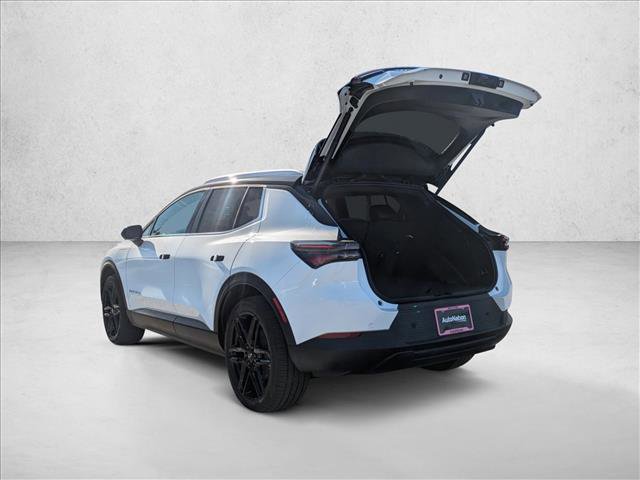 New 2026 Chevrolet Equinox EV LT image 9