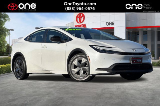 Used 2025 Toyota Prius LE
