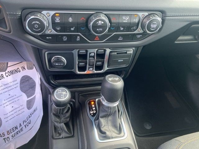 Certified 2025 Jeep Wrangler Unlimited Sahara AWD/4WD image 18