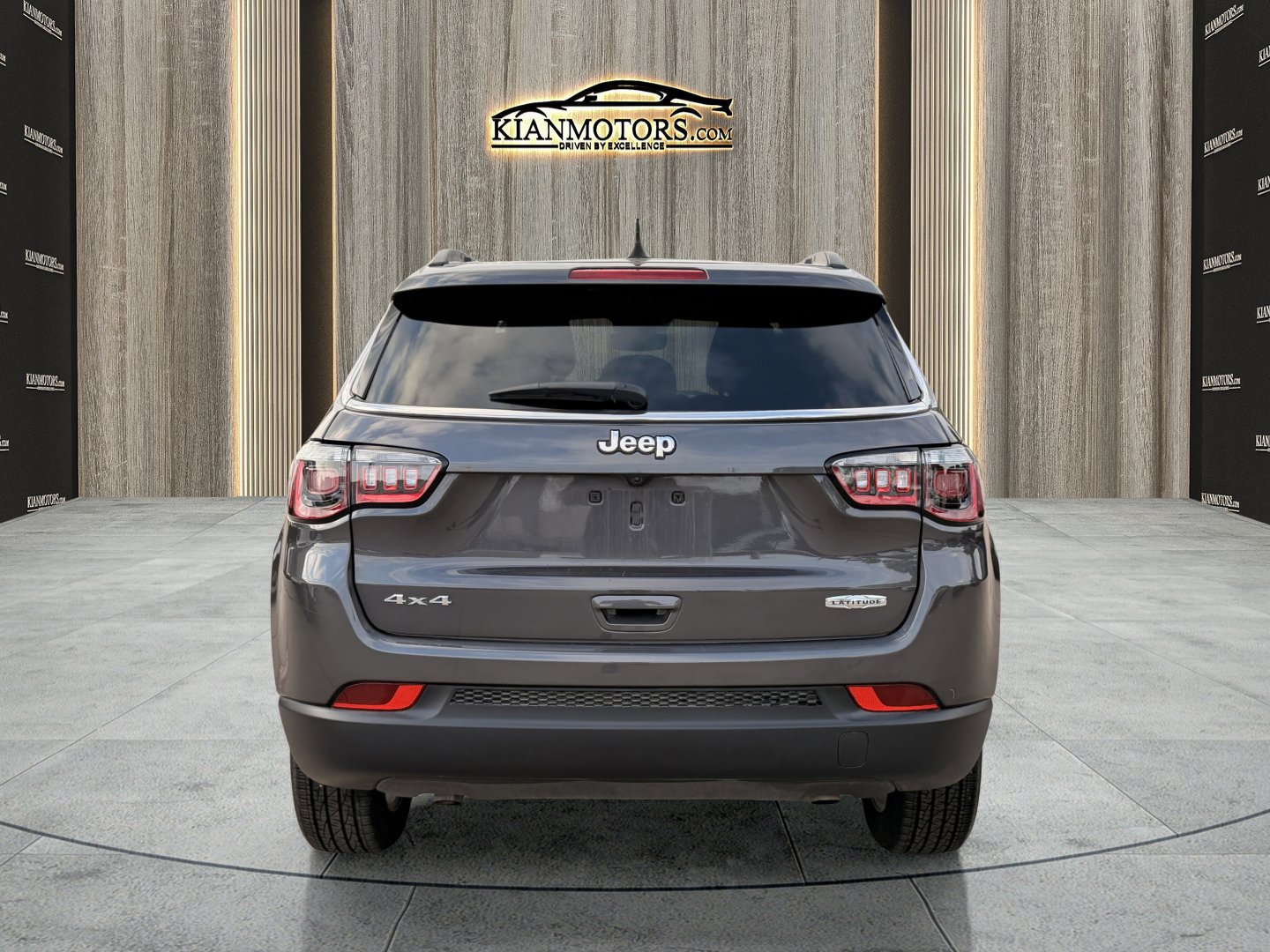 Used 2024 Jeep Compass Latitude image 6