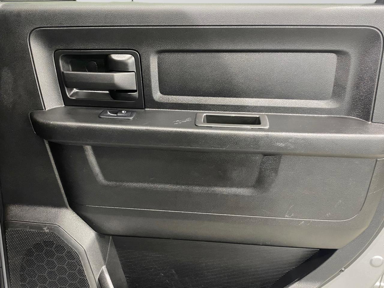 Used 2022 RAM 2500 Tradesman w/ Chrome Appearance Group image 25