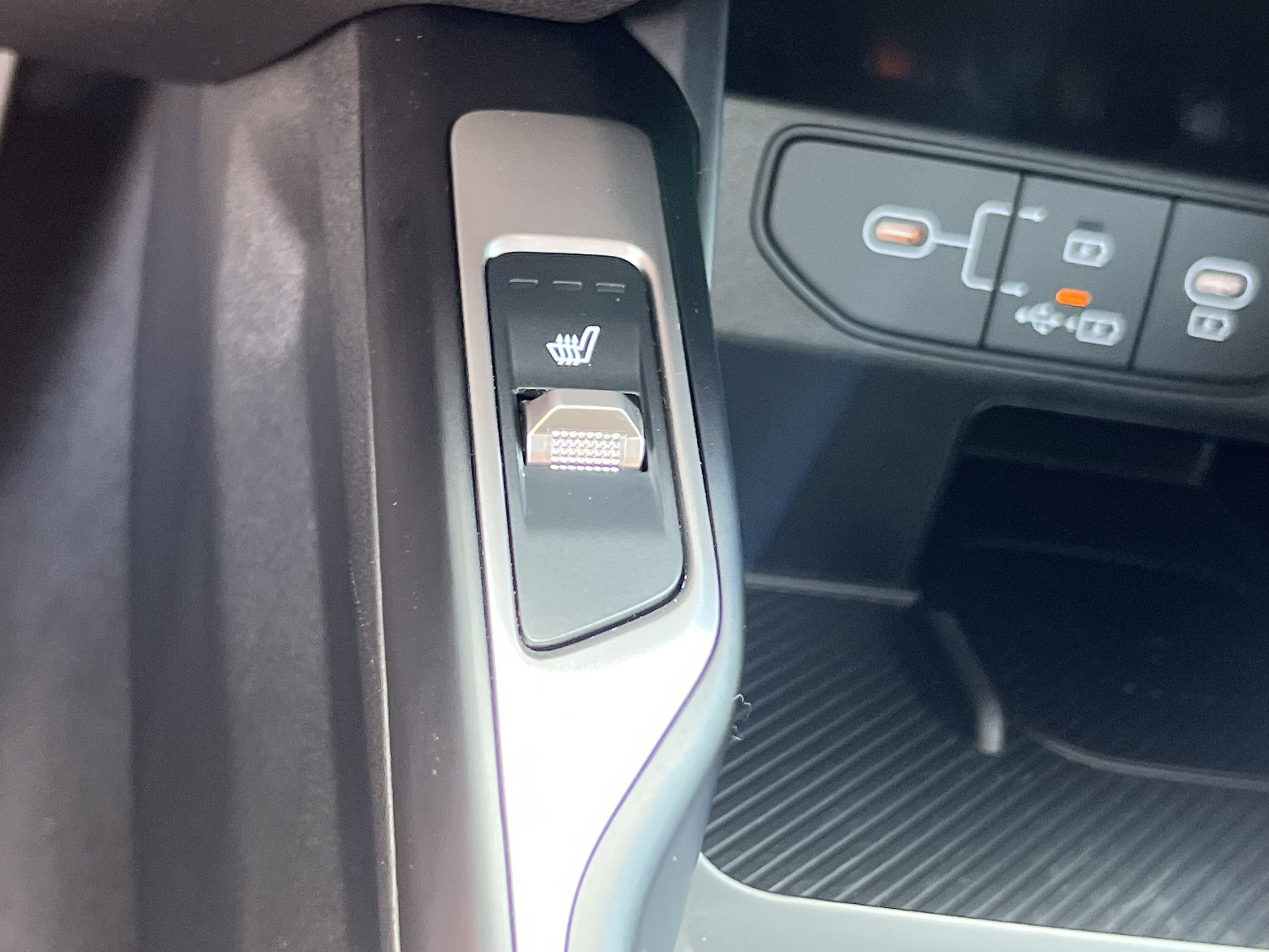 Used 2025 Kia Sorento EX w/ Panoramic Sunroof Package FWD image 34