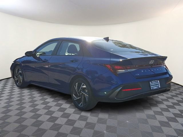 Used 2025 Hyundai Elantra Sport image 4