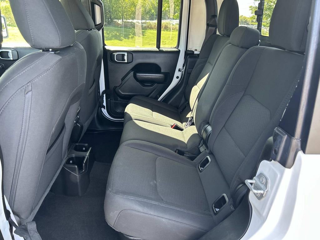 Used 2023 Jeep Gladiator Sport image 19