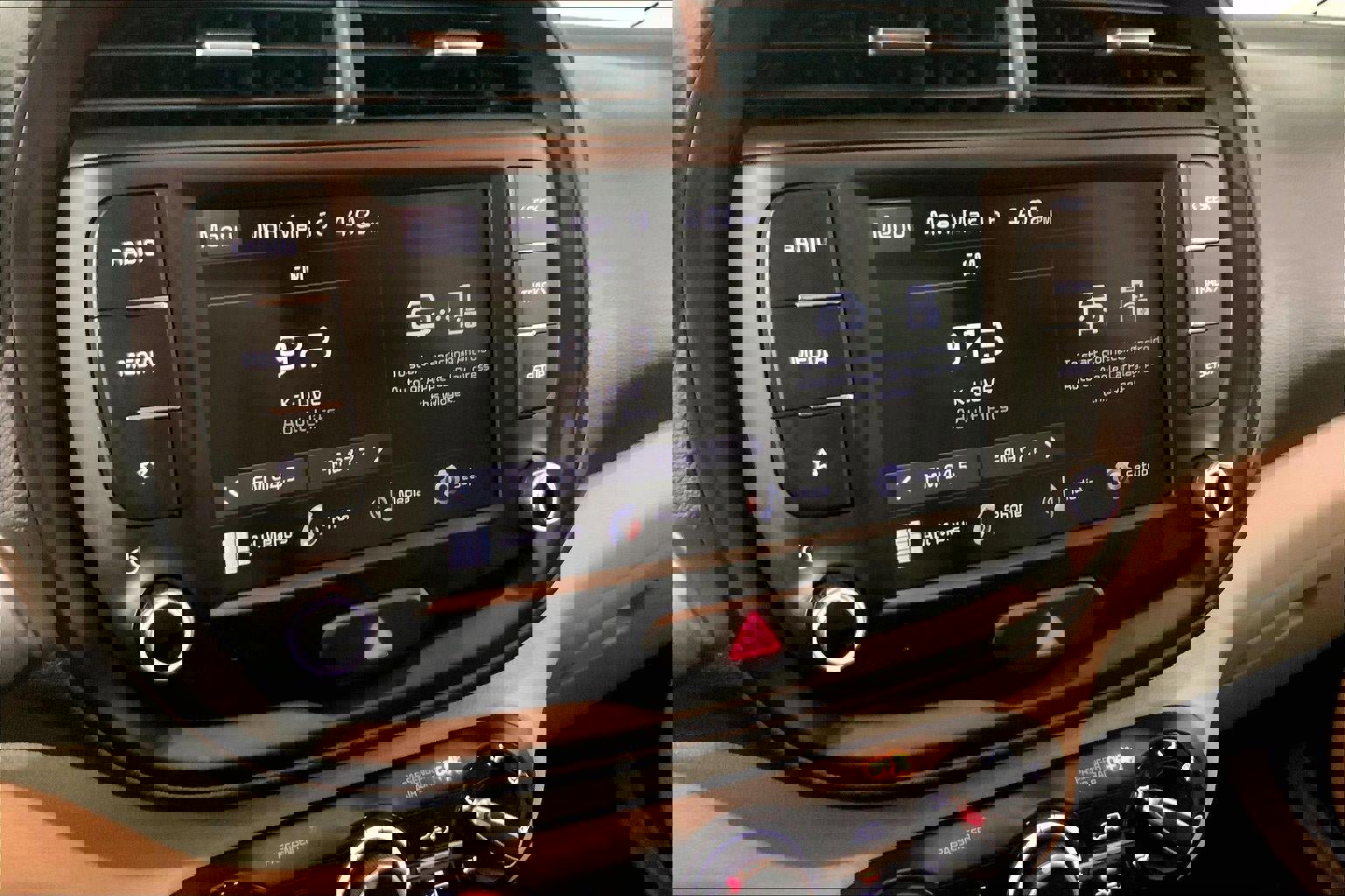 Certified 2025 Kia Soul LX image 6