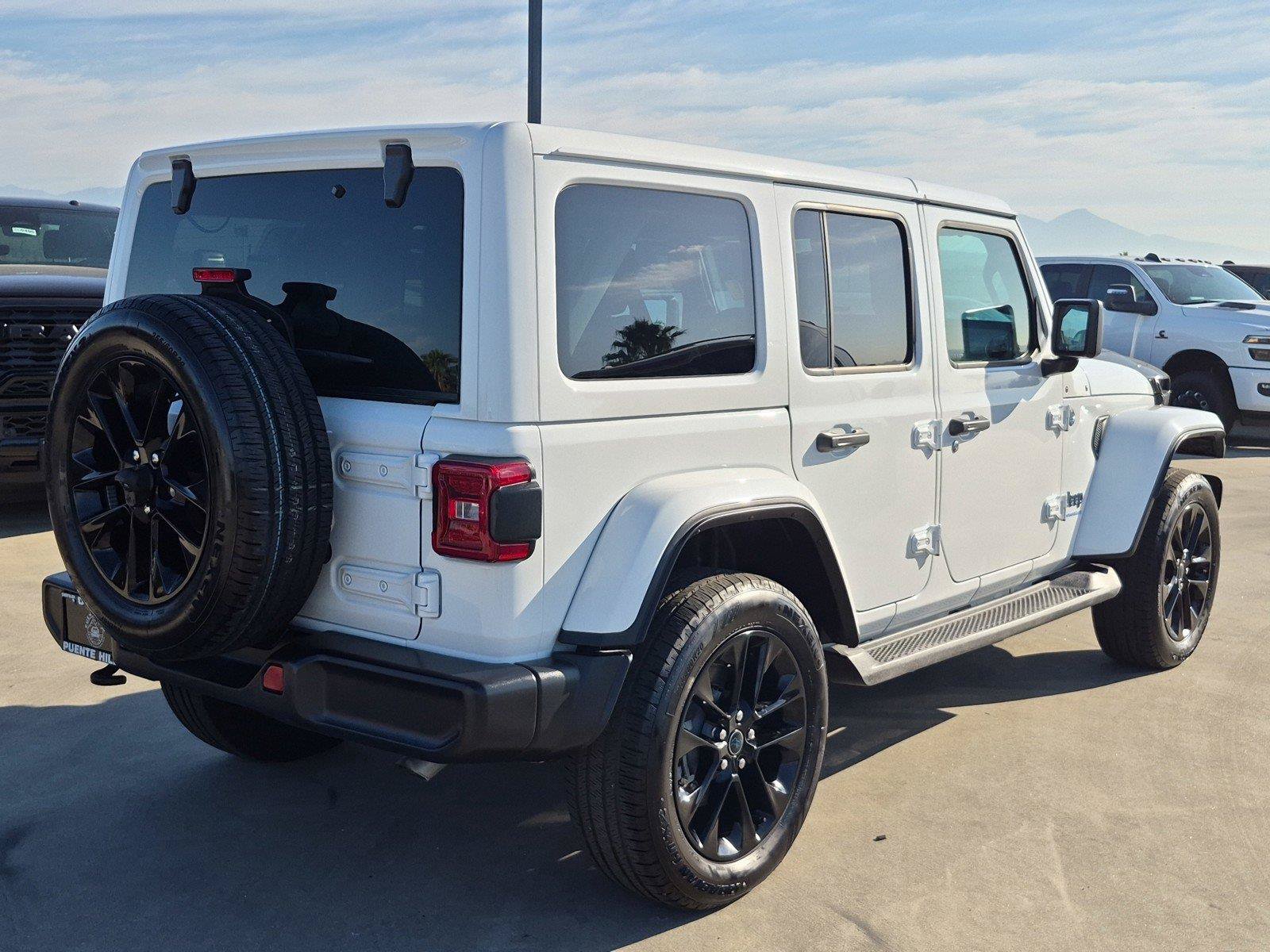 Certified 2025 Jeep Wrangler Unlimited Sahara AWD/4WD image 7
