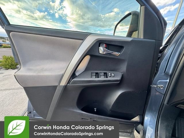 Used 2014 Toyota RAV4 XLE AWD/4WD image 23