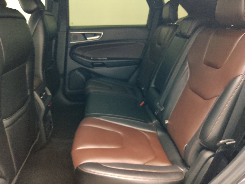 Used 2020 Ford Edge Titanium w/ Equipment Group 301A FWD image 18