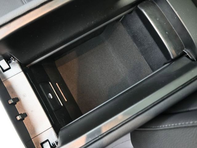 New 2025 Mercedes-Benz C 300 Sedan image 19