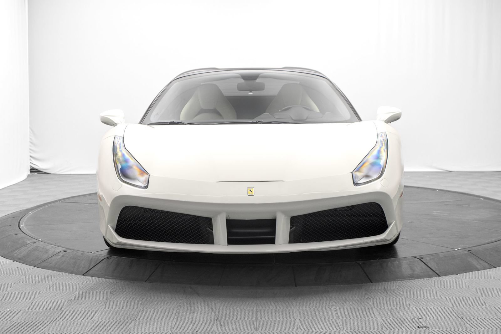 Used 2018 Ferrari 488 Spider RWD image 15