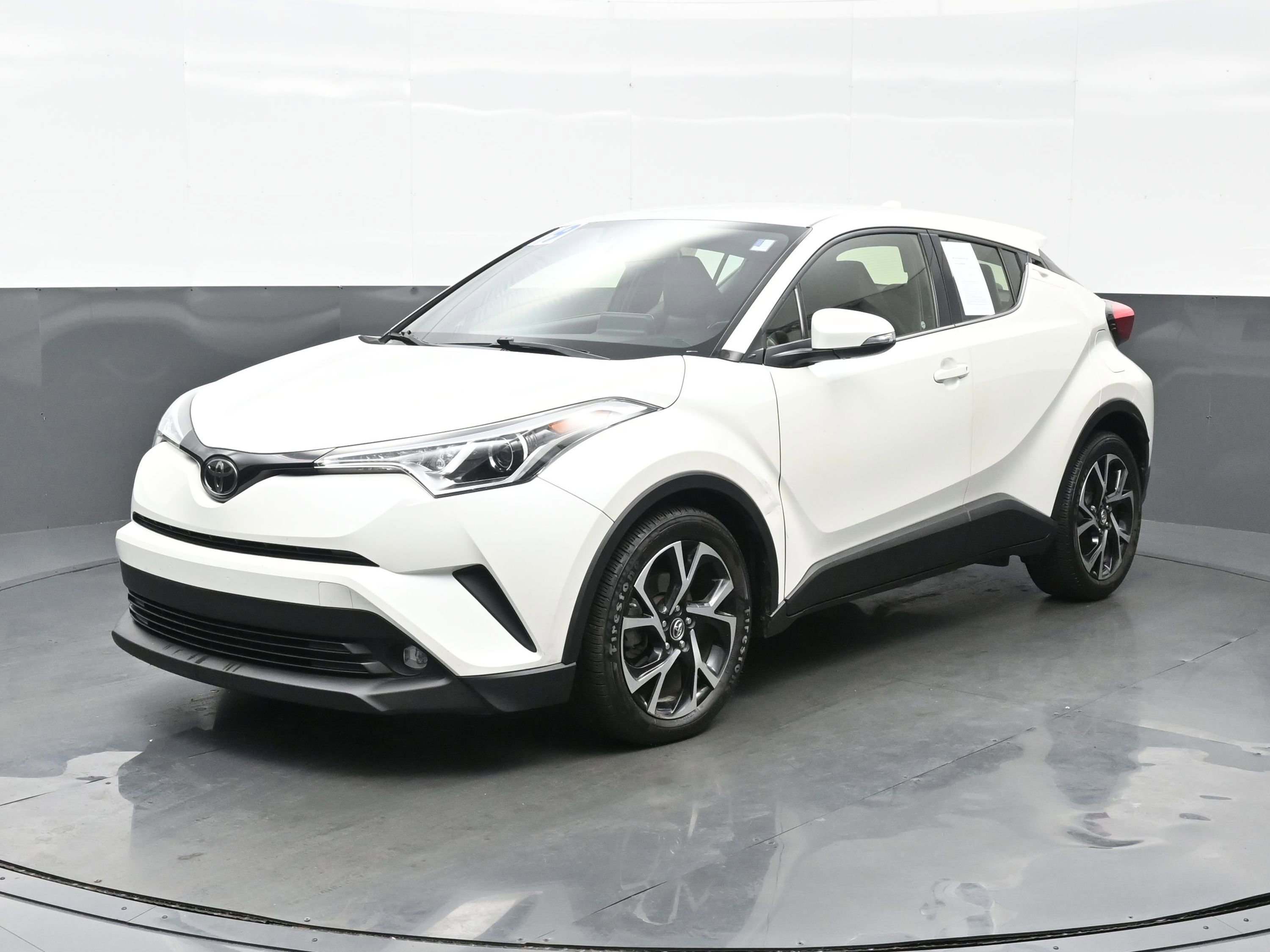 Used 2019 Toyota C-HR Limited image 2