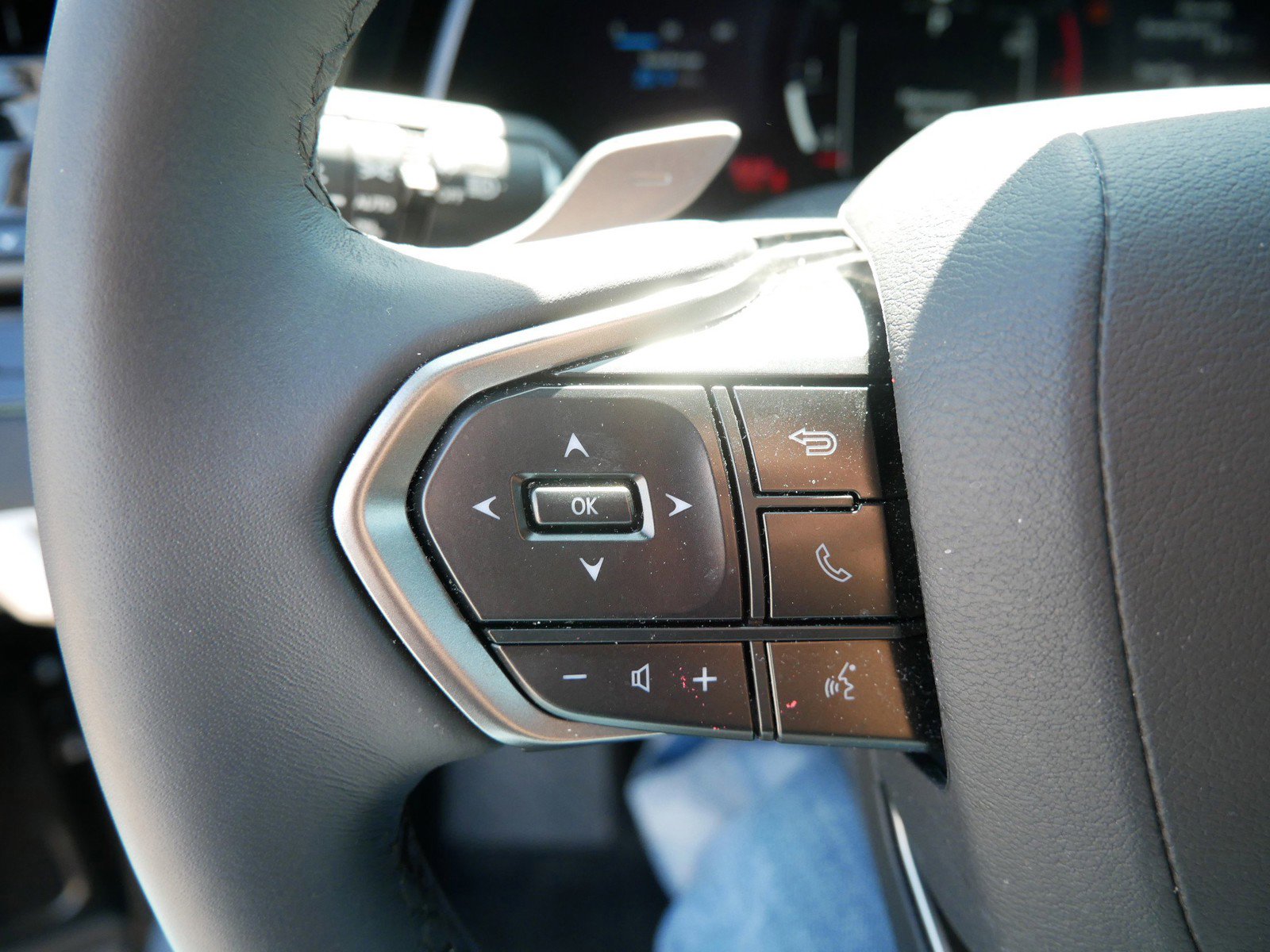 Used 2025 Lexus RX 350 FWD w/ Technology Package image 25
