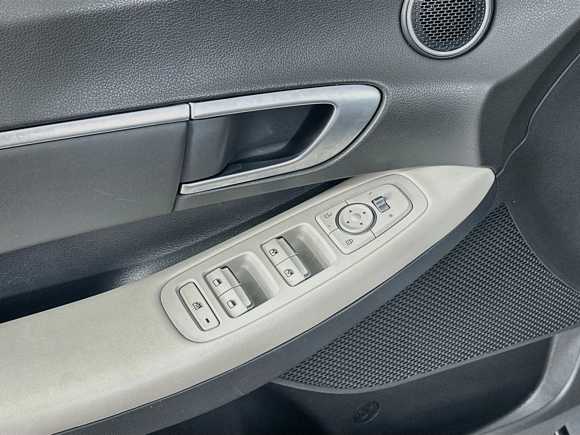 Used 2024 Hyundai Sonata SEL FWD image 15