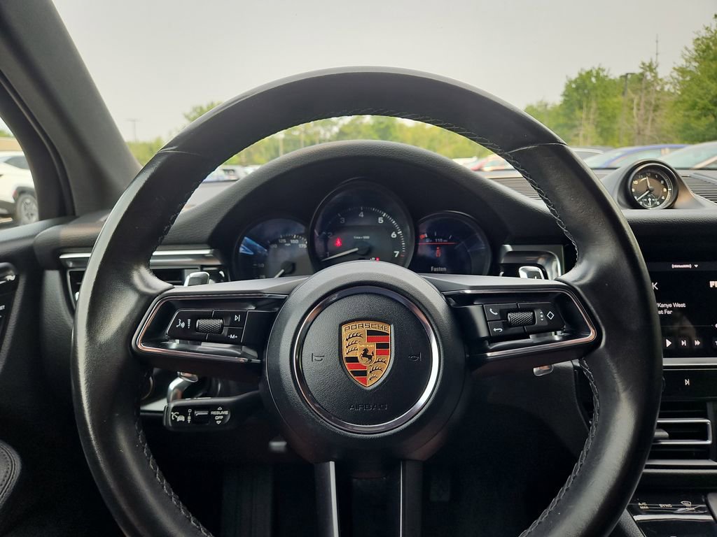 Used 2023 Porsche Macan image 27