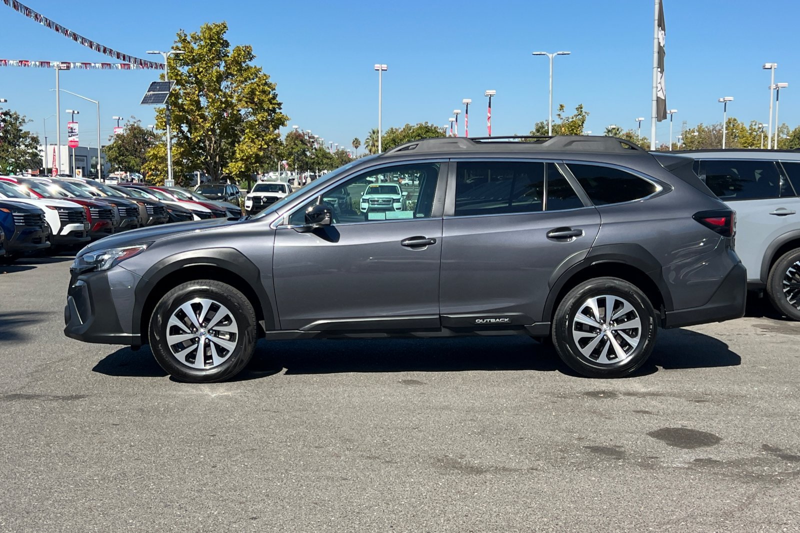 Used 2024 Subaru Outback Premium AWD/4WD image 7