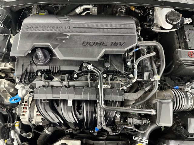 Used 2026 Hyundai Elantra Sport w/ Cargo Package FWD image 36