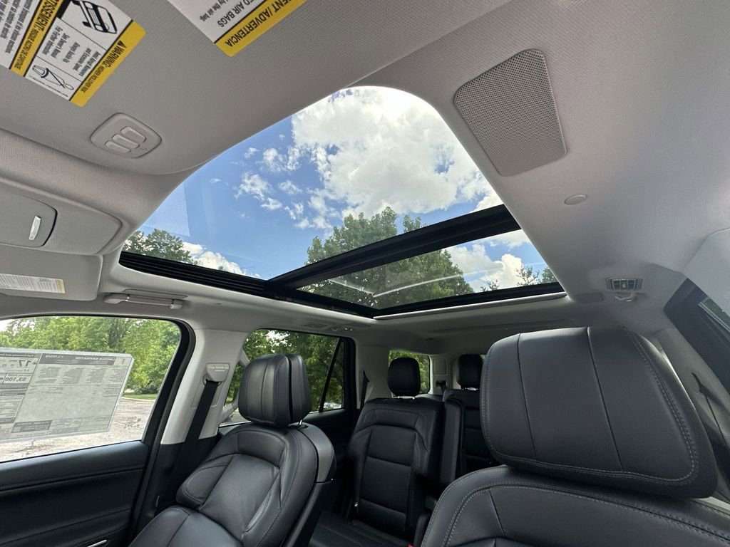 New 2025 Lincoln Navigator Reserve AWD/4WD image 22