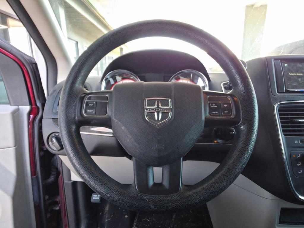 Used 2020 Dodge Grand Caravan SE FWD image 9