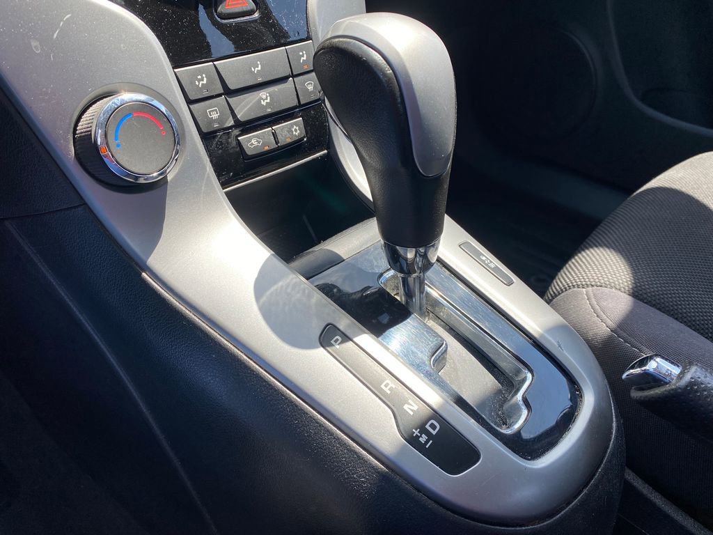 Used 2013 Chevrolet Cruze LT FWD image 25