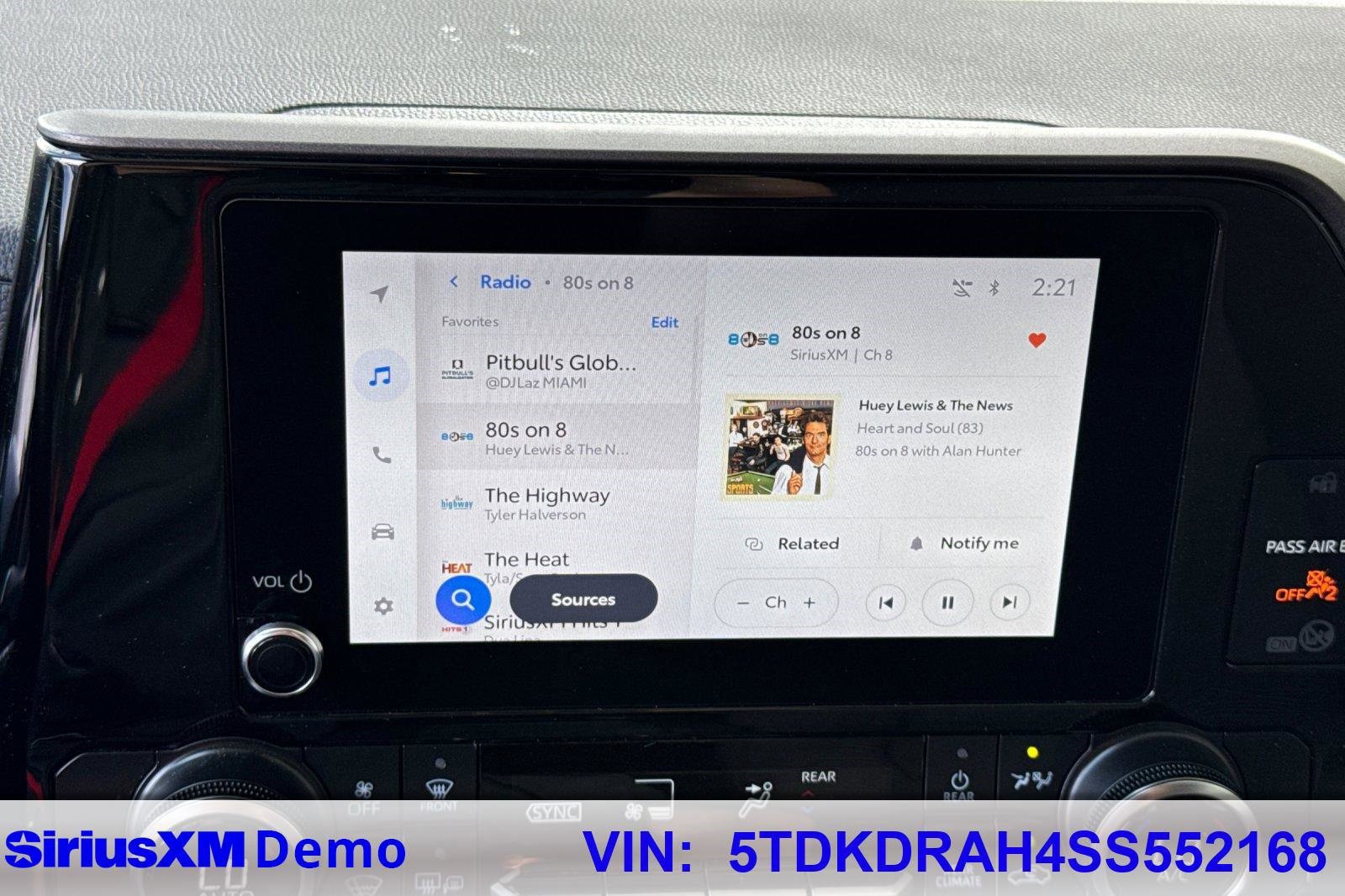 Used 2025 Toyota Highlander LE image 36