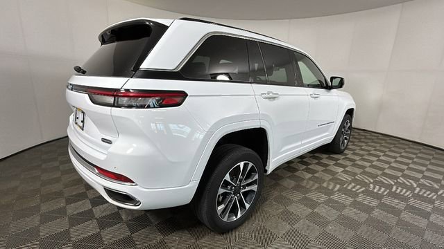 Used 2023 Jeep Grand Cherokee Overland w/ Luxury Tech Group IV AWD/4WD image 3