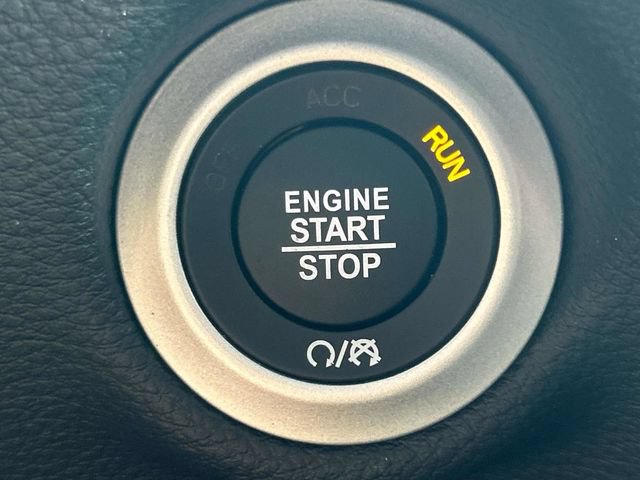 New 2026 Chrysler Pacifica Select FWD image 32