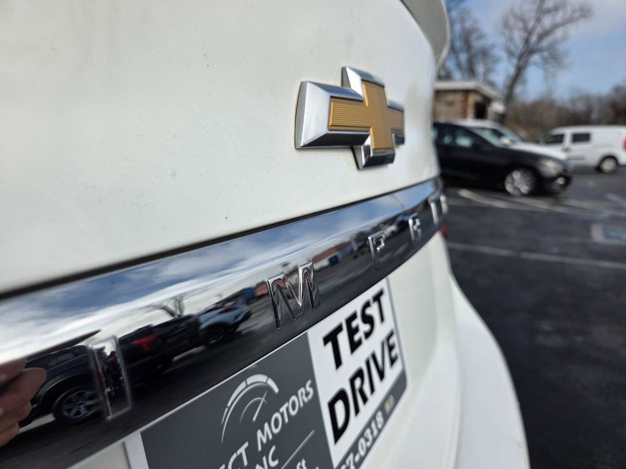 Used 2015 Chevrolet Impala LT FWD image 9