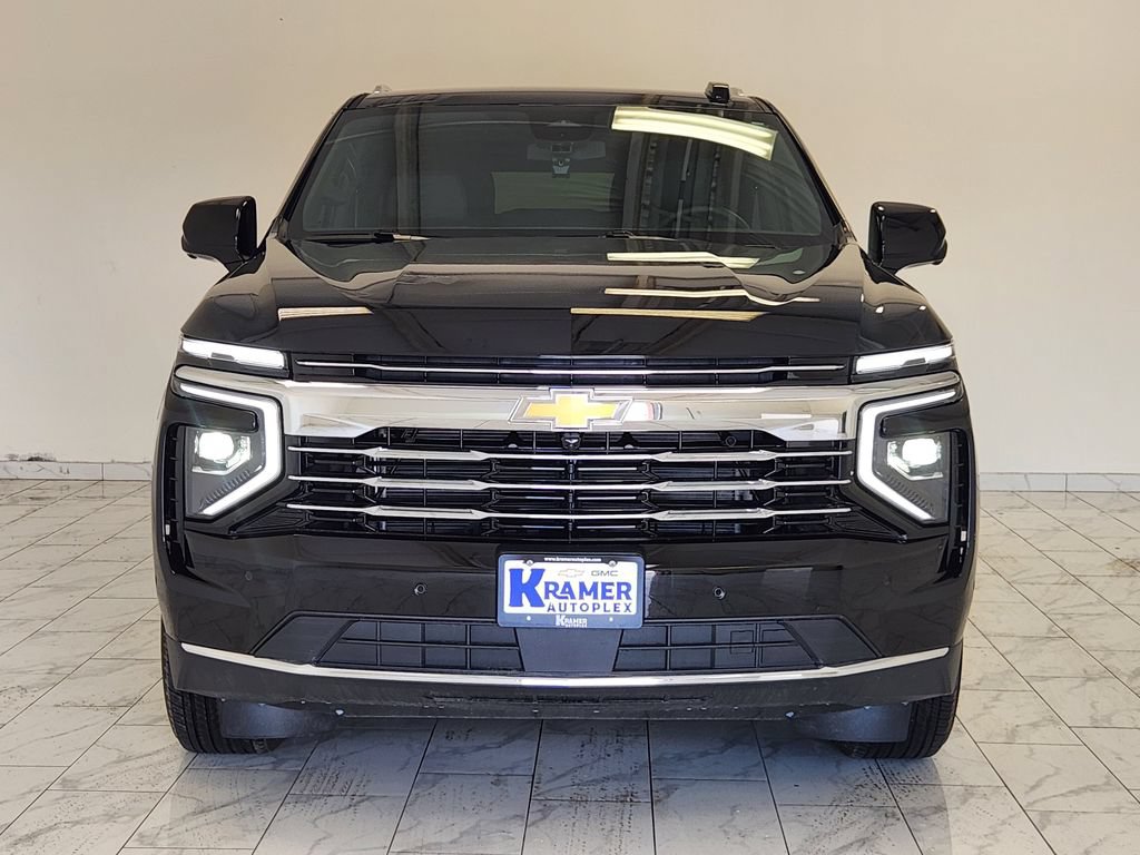 Used 2025 Chevrolet Suburban LT AWD/4WD image 2