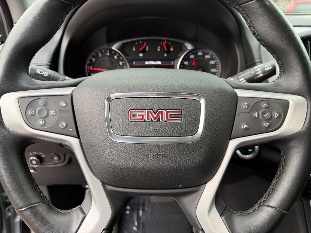 Used 2024 GMC Terrain SLT image 23