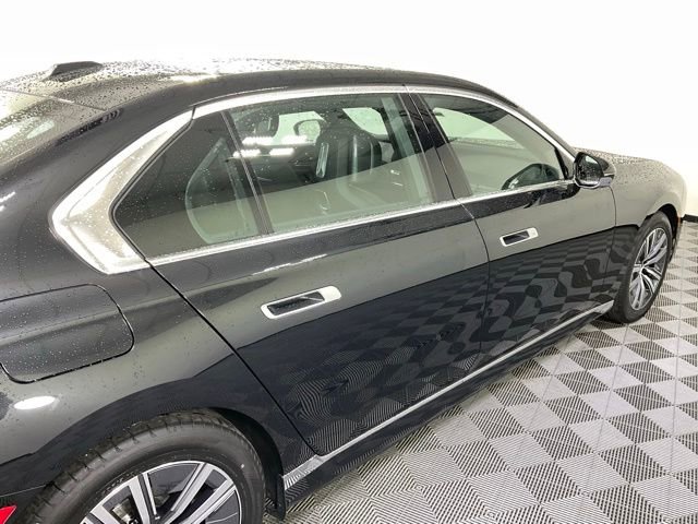 Used 2024 BMW i7 eDrive50 image 8