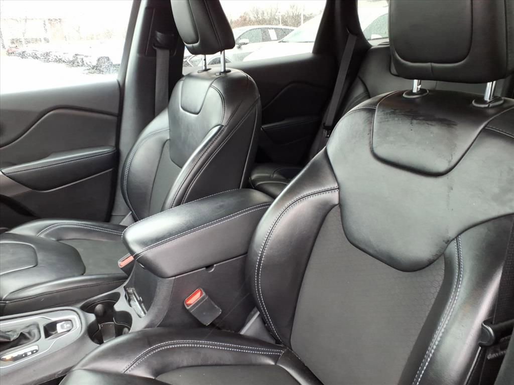 Used 2020 Jeep Cherokee Latitude Plus w/ Cold Weather Group image 11