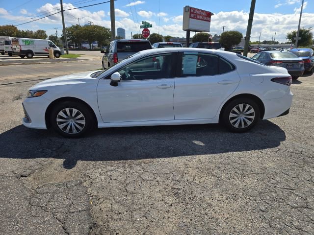 Used 2022 Toyota Camry LE image 8