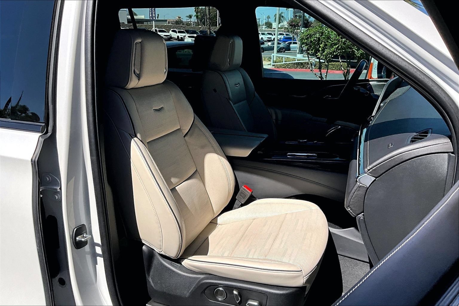 Used 2021 Cadillac Escalade ESV Sport w/ Driver Assist Tech Package AWD/4WD image 7