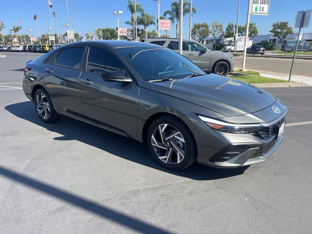 Used 2025 Hyundai Elantra Sport w/ Cargo Package FWD image 9