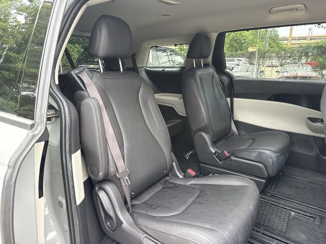 Used 2024 Kia Carnival SX FWD image 29
