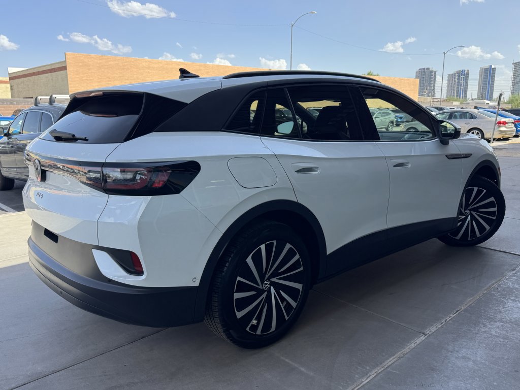 Used 2024 Volkswagen ID.4 S image 4