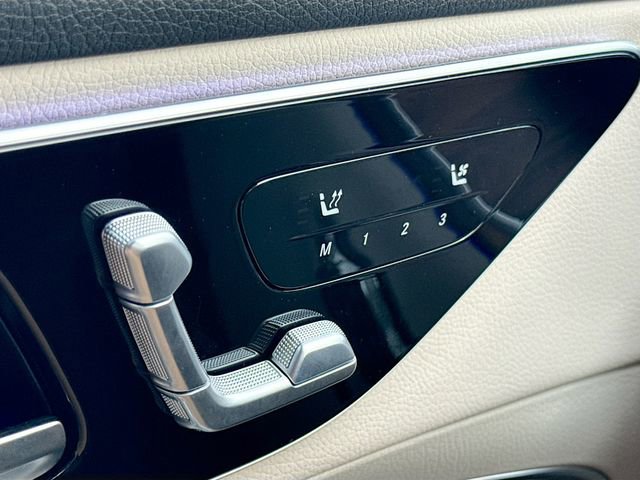 Used 2025 Mercedes-Benz GLC 300 4MATIC image 22