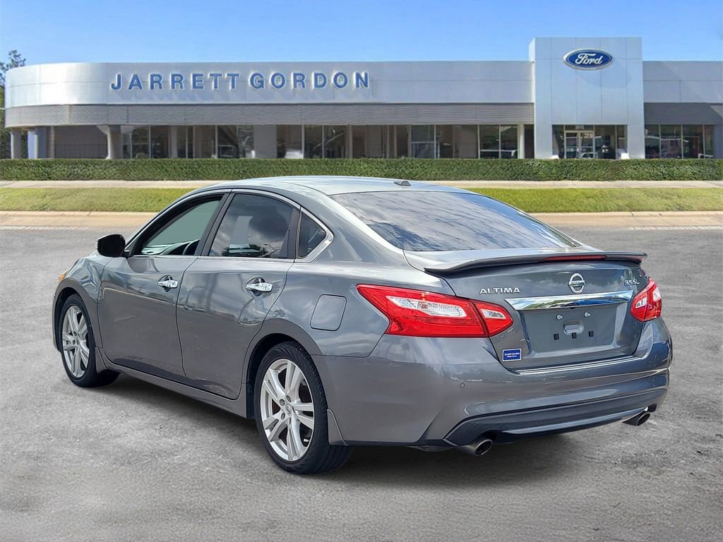 Used 2016 Nissan Altima 3.5 SL w/ 3.5 Technology Package FWD image 3