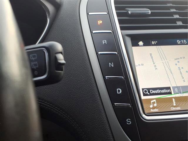 Used 2019 Lincoln Nautilus Select image 17