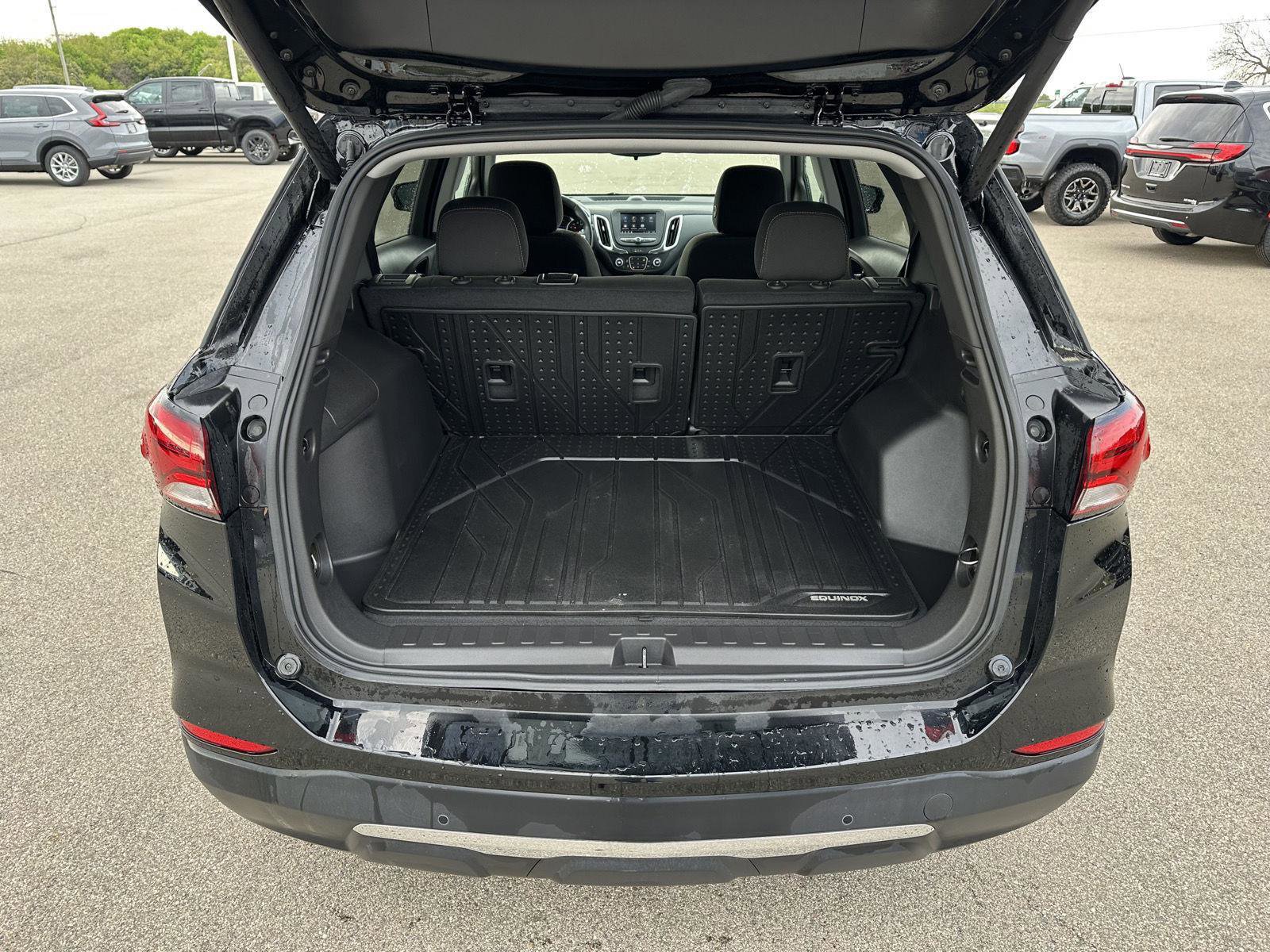 Used 2024 Chevrolet Equinox LT w/ LPO, Floor Liner Package AWD/4WD image 7