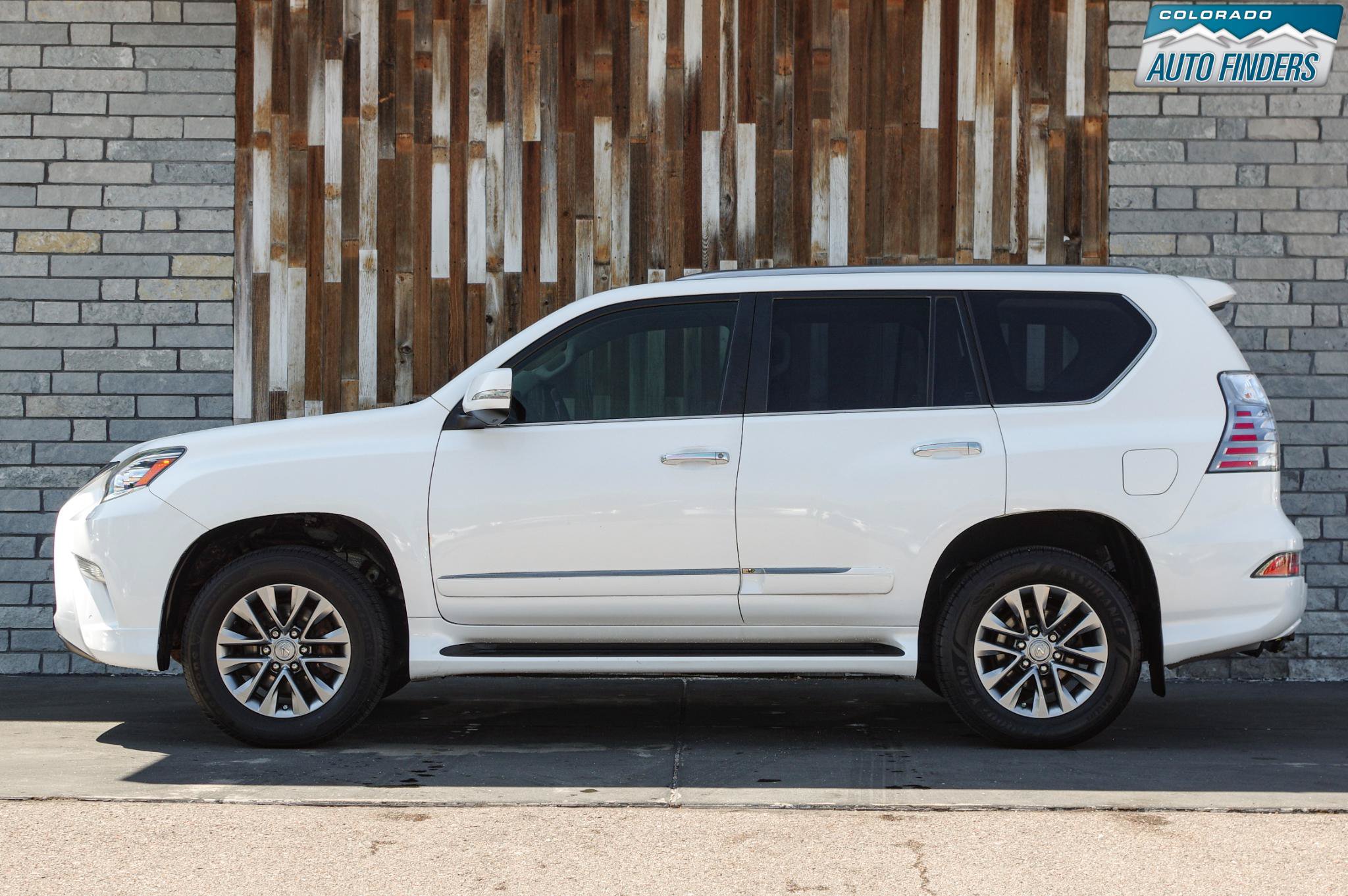 Used 2016 Lexus GX 460 Luxury w/ Preferred Accessory Package AWD/4WD image 3