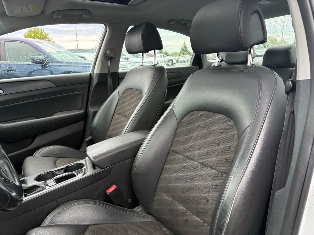 Used 2017 Hyundai Sonata Sport w/ Value Edition Package 02 FWD image 4