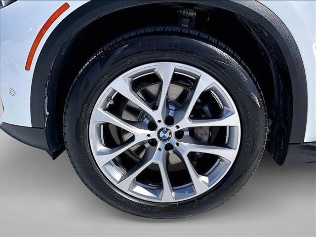 Used 2021 BMW X5 sDrive40i w/ Premium Package image 10