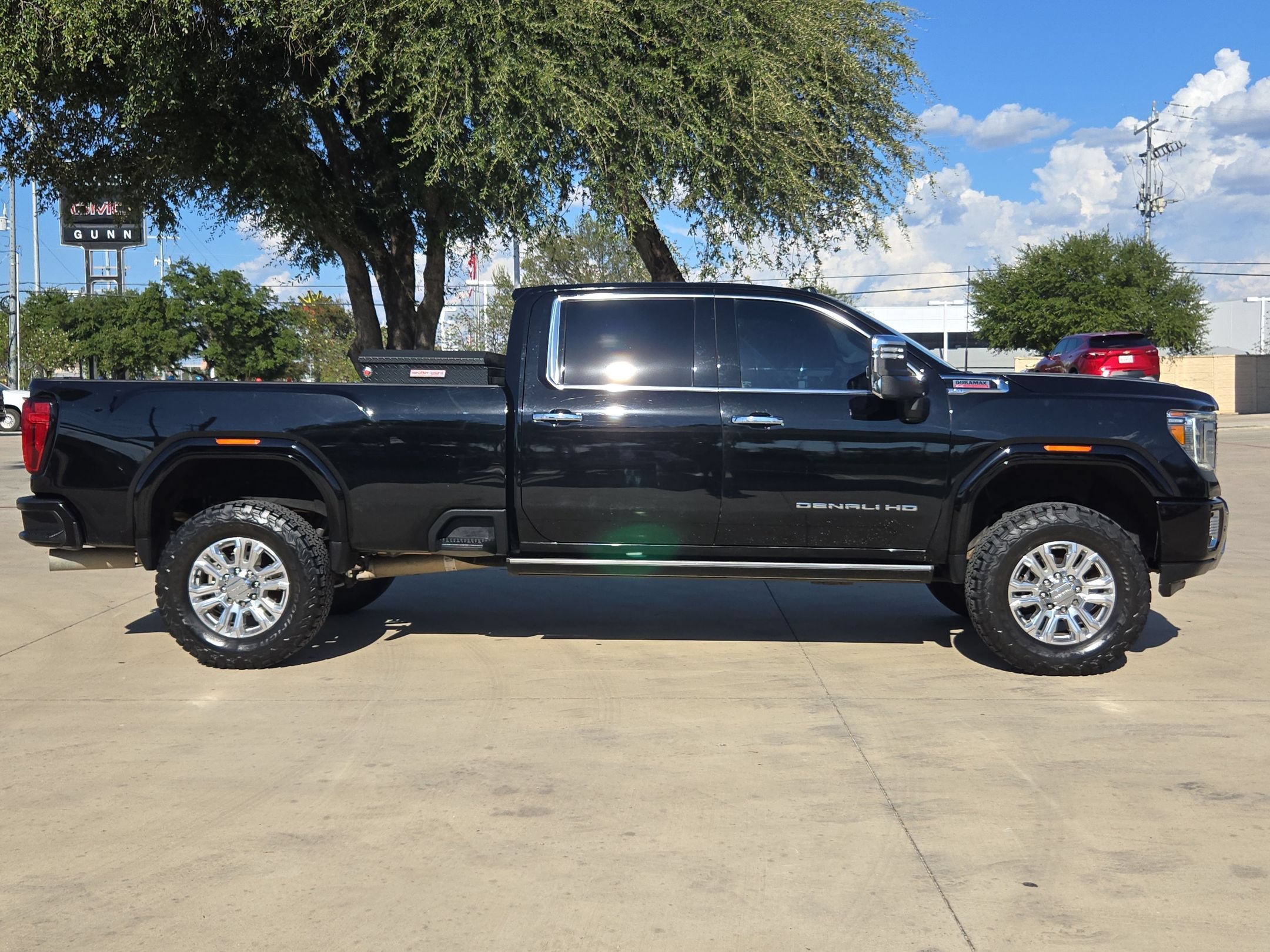 Used 2023 GMC Sierra 3500 Denali w/ Denali Ultimate Package AWD/4WD image 2